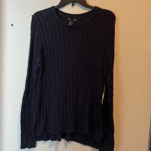 H&M Basic Navy Sweater - Picture 1 of 6
